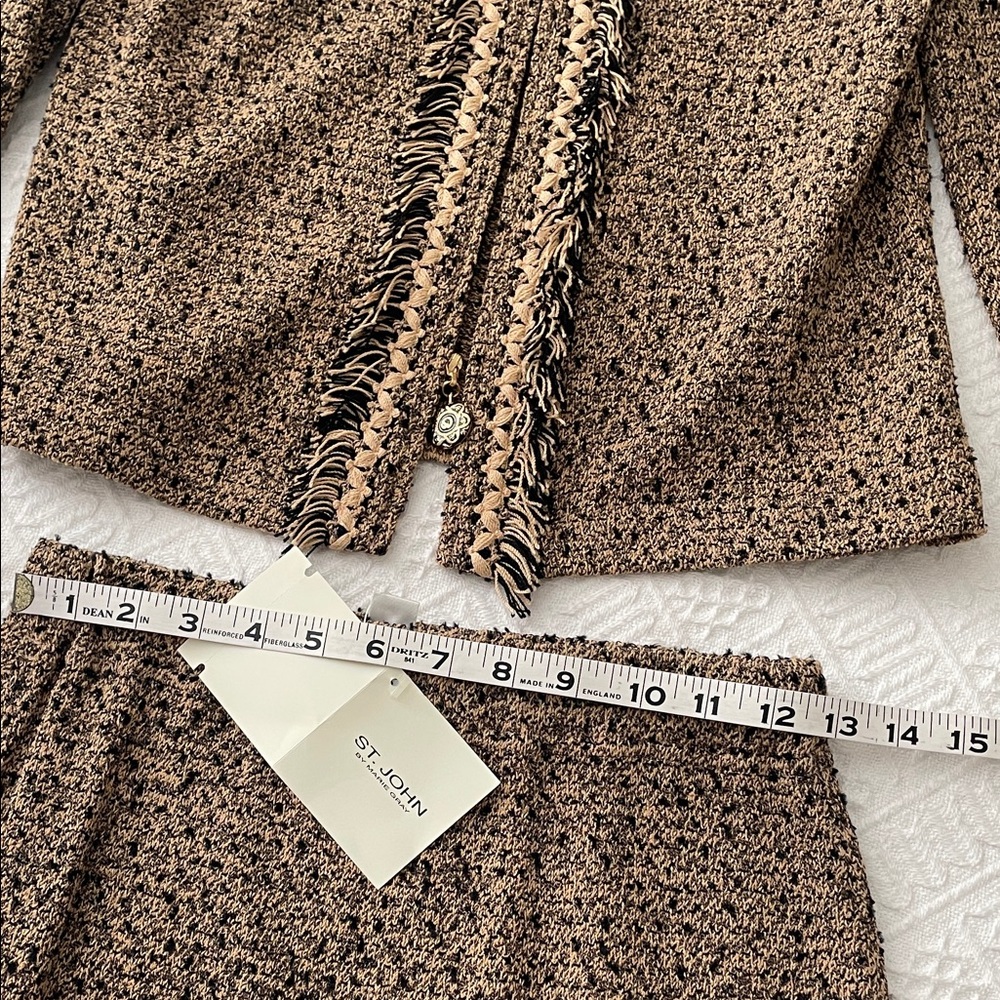 St. John Suit Set 2 piece Elegant knit Jacket skirt NWT boucle black camel - Picture 11 of 17